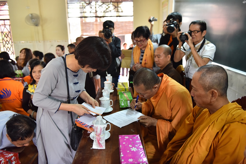 QUỸ ĐẠO PHẬT NGÀY NAY_ TỔNG KẾT CÚNG DƯỜNG TRƯỜNG HẠ TẠI CHÙA ẤN QUANG, ĐỒNG NAI VÀ VŨNG TÀU C108-1