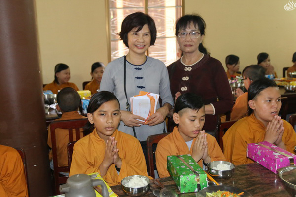 QUỸ ĐẠO PHẬT NGÀY NAY_ TỔNG KẾT CÚNG DƯỜNG TRƯỜNG HẠ TẠI CHÙA ẤN QUANG, ĐỒNG NAI VÀ VŨNG TÀU C108-1