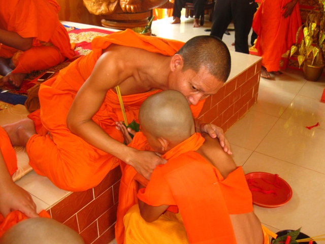 Khóa tu xuất gia gieo duyên và báo hiếu - Chùa Sreyvonsa