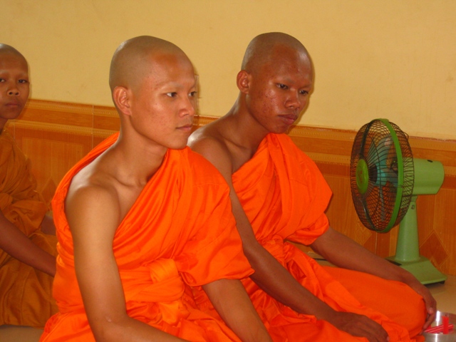 Khóa tu xuất gia gieo duyên và báo hiếu - Chùa Sreyvonsa