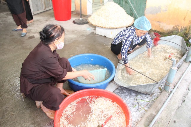 Thái Bình: Ngày thứ hai KTMH chùa Từ Xuyên - Fakebook