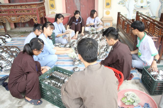 Thái Bình: Ngày thứ hai KTMH chùa Từ Xuyên - Fakebook