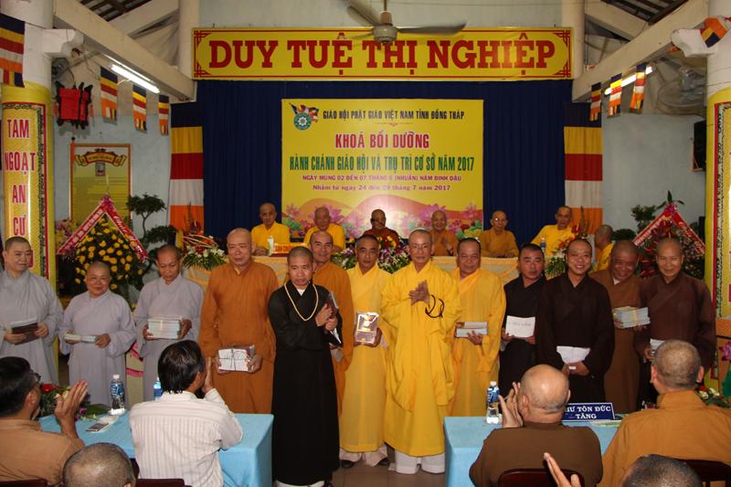 Đồng Tháp: Bế giảng Khóa hành chánh giáo hội năm 2017