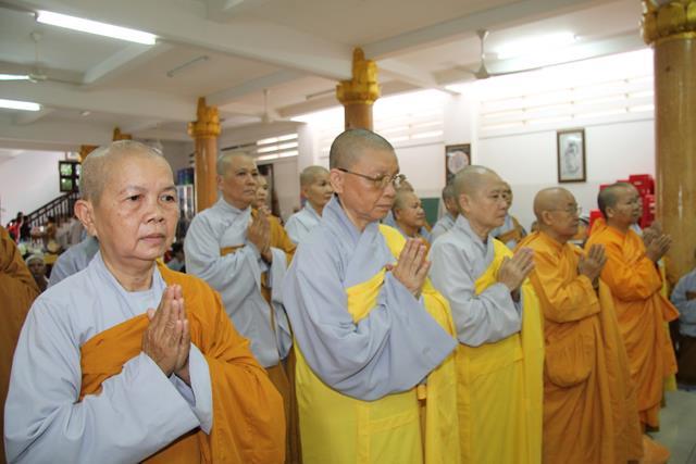 Phật giáo Thành Phố Sa Đéc cúng dường 10 trường hạ