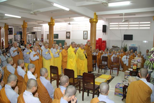 Phật giáo Thành Phố Sa Đéc cúng dường 10 trường hạ