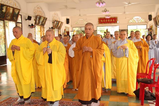 Phật giáo Thành Phố Sa Đéc cúng dường 10 trường hạ