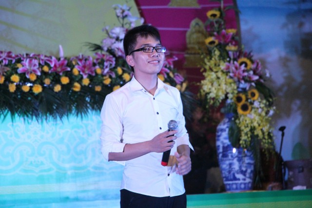Thái Bình: “Con xin lỗi mẹ cha” – Đêm thắp nến tri ân chùa Từ Xuyên