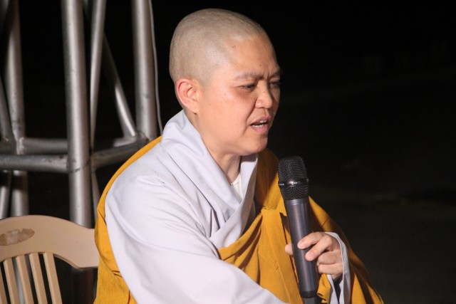 Thái Bình: “Con xin lỗi mẹ cha” – Đêm thắp nến tri ân chùa Từ Xuyên
