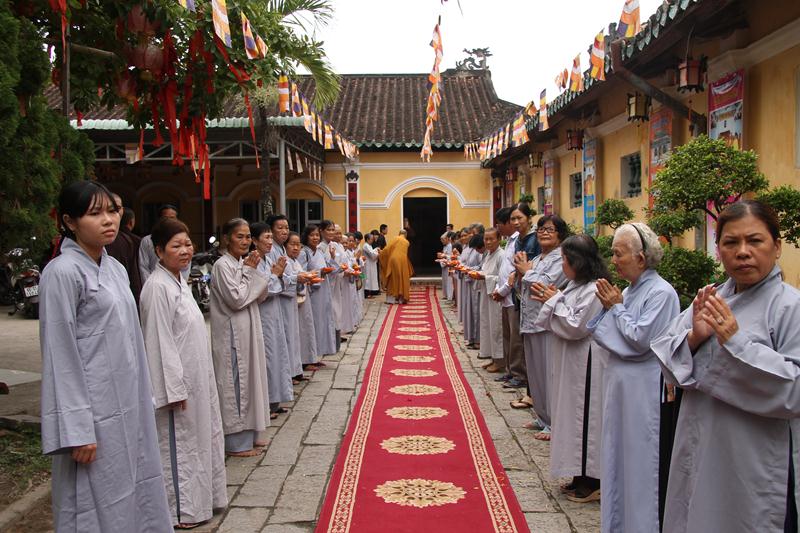 PG Sa Đéc: Cung nghinh Xá lợi Phật
