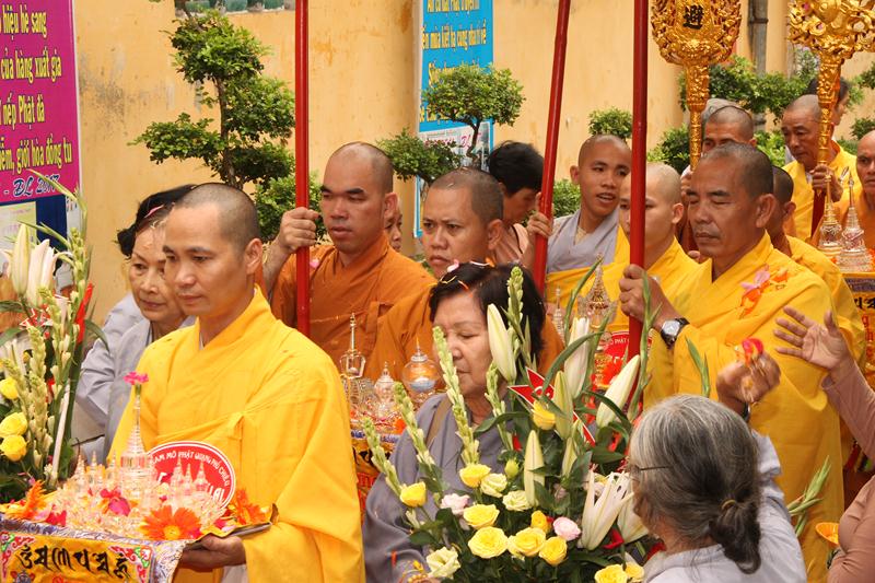 PG Sa Đéc: Cung nghinh Xá lợi Phật