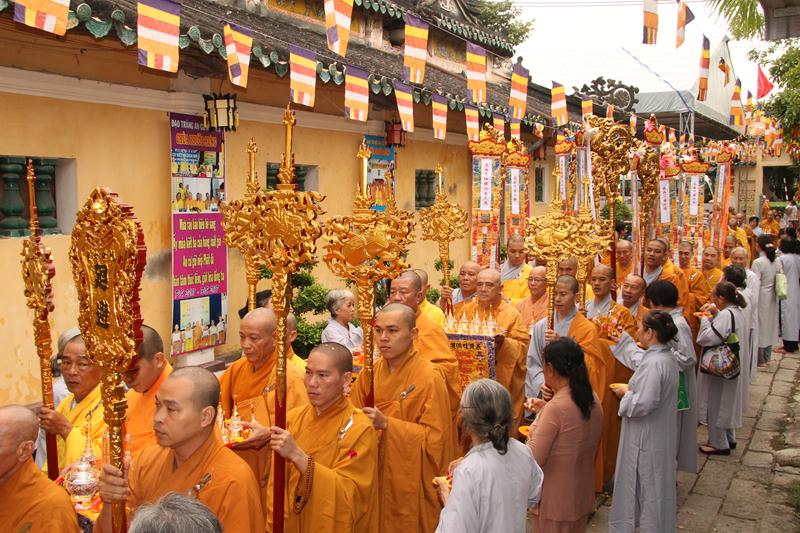 PG Sa Đéc: Cung nghinh Xá lợi Phật