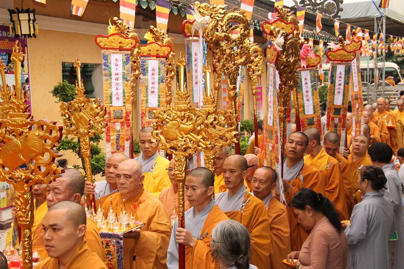 PG Sa Đéc: Cung nghinh Xá lợi Phật