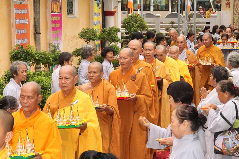 PG Sa Đéc: Cung nghinh Xá lợi Phật