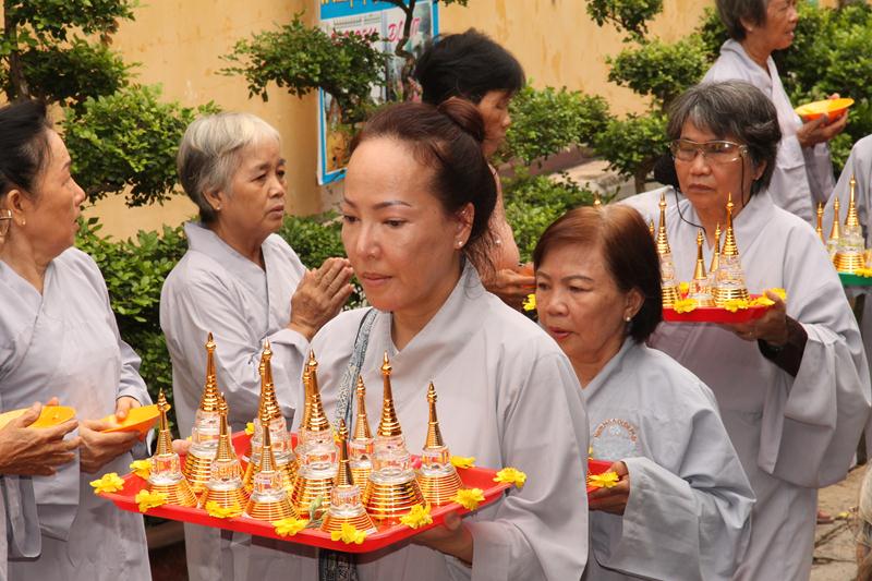 PG Sa Đéc: Cung nghinh Xá lợi Phật