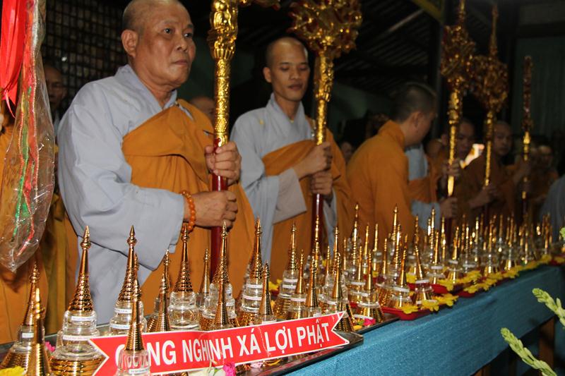 PG Sa Đéc: Cung nghinh Xá lợi Phật