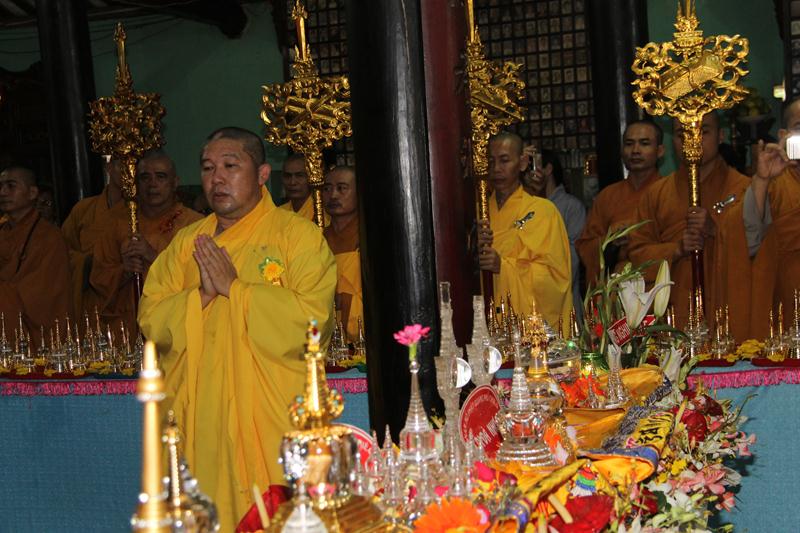 PG Sa Đéc: Cung nghinh Xá lợi Phật