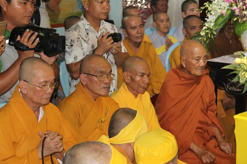 PG Đồng Tháp: Truy điệp và cung thỉnh Cố HT. Thích Thiện Hiệp nhập Bảo tháp