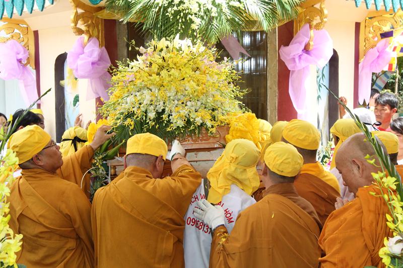 PG Đồng Tháp: Truy điệp và cung thỉnh Cố HT. Thích Thiện Hiệp nhập Bảo tháp