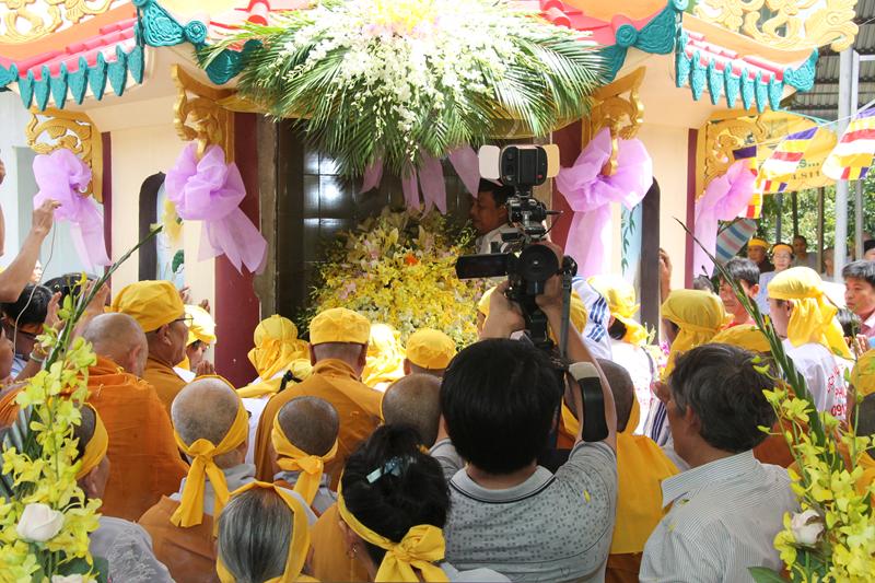 PG Đồng Tháp: Truy điệp và cung thỉnh Cố HT. Thích Thiện Hiệp nhập Bảo tháp
