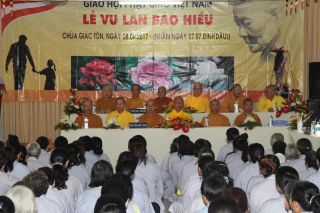 Đồng Tháp: Dâng Pháp Y tại trường hạ chùa Giác Tôn Và chùa Phước Long
