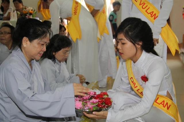 Đồng Tháp: Dâng Pháp Y tại trường hạ chùa Giác Tôn Và chùa Phước Long