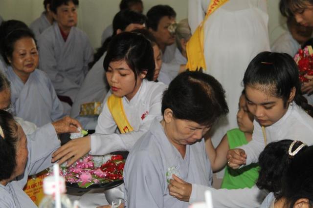 Đồng Tháp: Dâng Pháp Y tại trường hạ chùa Giác Tôn Và chùa Phước Long