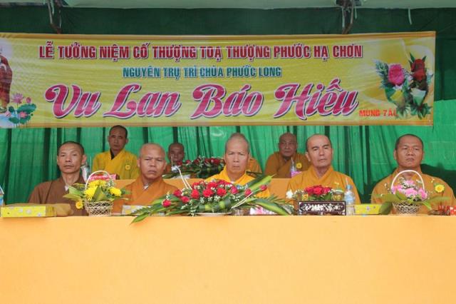 Đồng Tháp: Dâng Pháp Y tại trường hạ chùa Giác Tôn Và chùa Phước Long