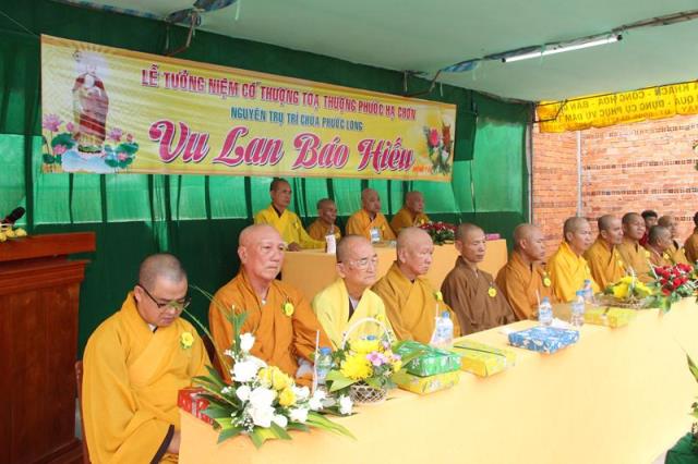 Đồng Tháp: Dâng Pháp Y tại trường hạ chùa Giác Tôn Và chùa Phước Long