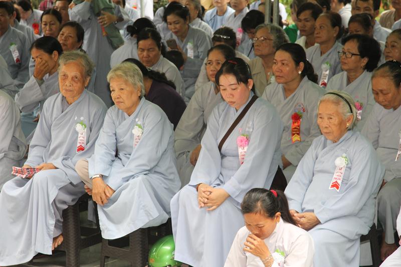 Trường TCPH tỉnh Đồng Tháp chùa Thanh Lương Tự tứ - Dâng Y