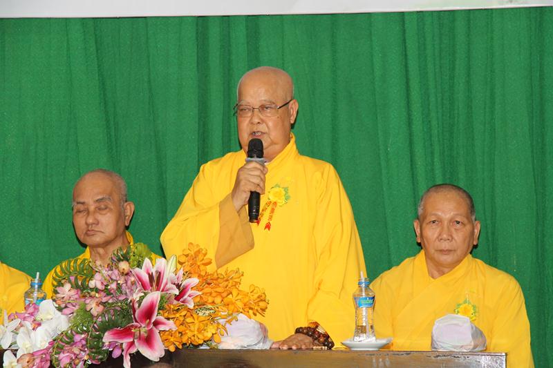 Trường TCPH tỉnh Đồng Tháp chùa Thanh Lương Tự tứ - Dâng Y