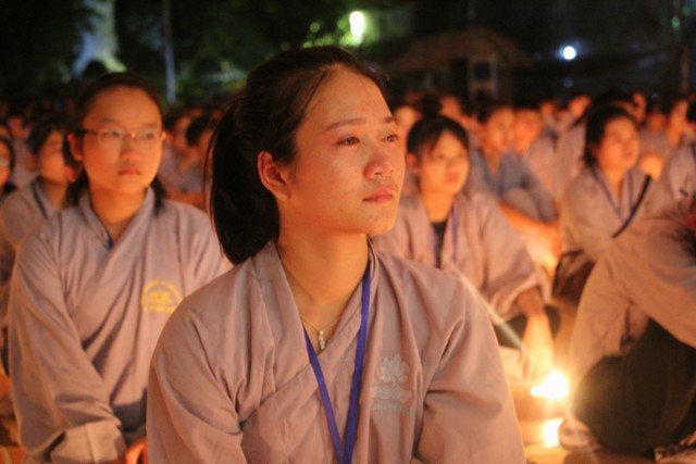 Thái Bình: “Con xin lỗi mẹ cha” – Đêm thắp nến tri ân chùa Từ Xuyên