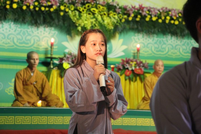 Thái Bình: “Con xin lỗi mẹ cha” – Đêm thắp nến tri ân chùa Từ Xuyên