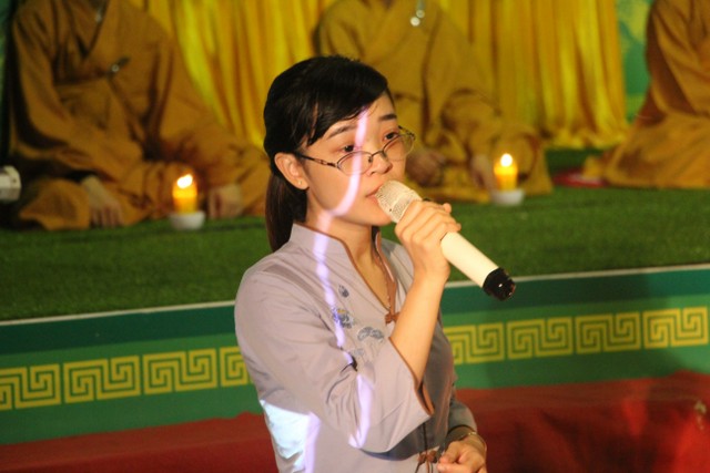 Thái Bình: “Con xin lỗi mẹ cha” – Đêm thắp nến tri ân chùa Từ Xuyên