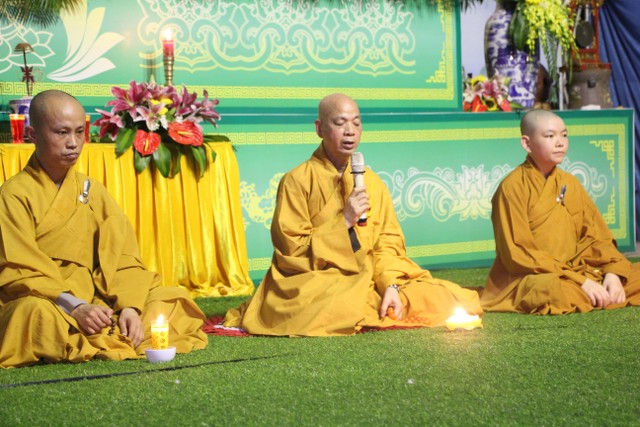 Thái Bình: “Con xin lỗi mẹ cha” – Đêm thắp nến tri ân chùa Từ Xuyên