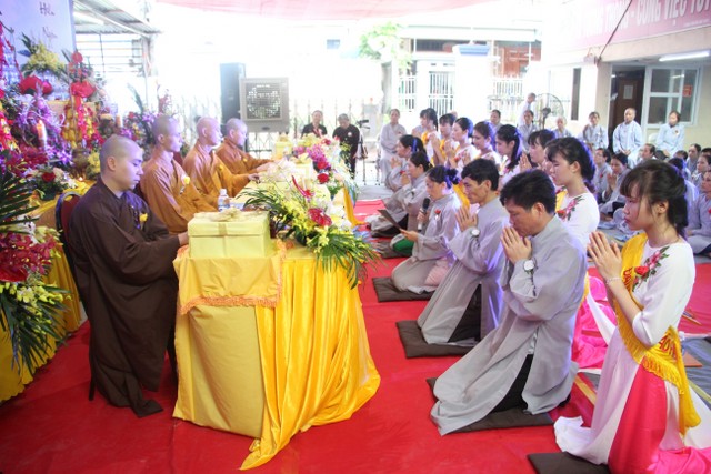 Thái Bình: Xí nghiệp may Đông Hưng tổ chức lễ Vu Lan