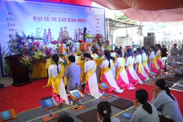 Thái Bình: Xí nghiệp may Đông Hưng tổ chức lễ Vu Lan