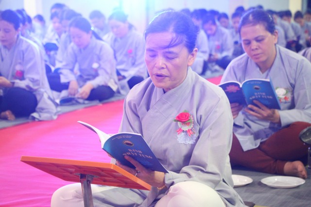 Thái Bình: Xí nghiệp may Đông Hưng tổ chức lễ Vu Lan