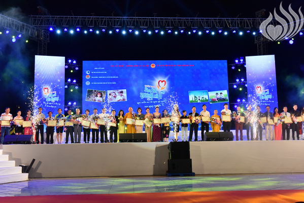 Tổng kết chương trình cúng dường trường hạ tại Quảng Ngãi và trao học bổng  “Kết Nối Yêu Thương” tại Quảng Nam (C118)