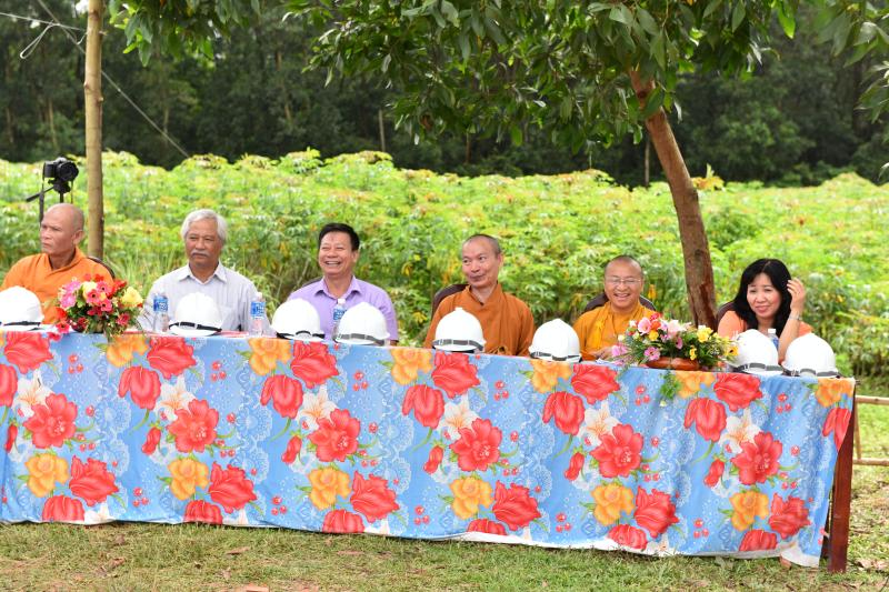Lễ động thổ xây dựng 183 căn nhà cho 1000 kiều bào hồi cư từ Campuchia tại hồ Dầu Tiếng Tây Ninh