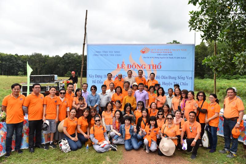 Lễ động thổ xây dựng 183 căn nhà cho 1000 kiều bào hồi cư từ Campuchia tại hồ Dầu Tiếng Tây Ninh