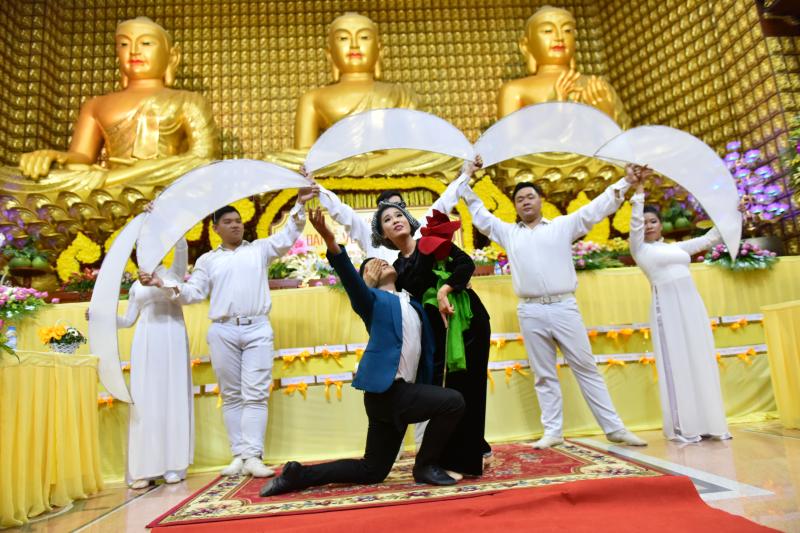 Xúc động lễ Vu Lan Báo Hiếu chùa Giác Ngộ Phật lịch 2017