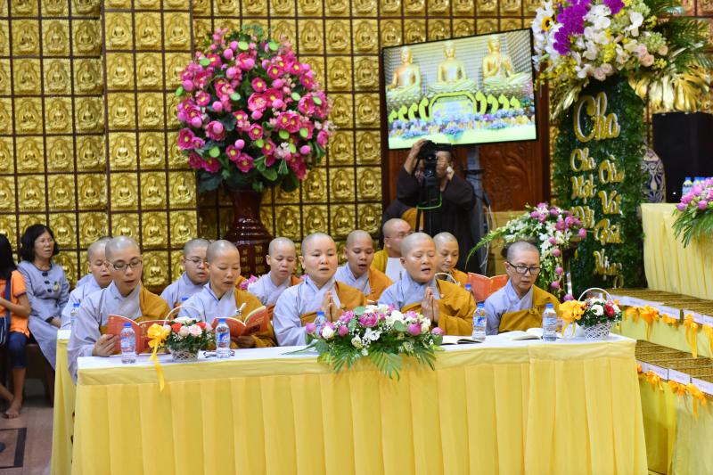Xúc động lễ Vu Lan Báo Hiếu chùa Giác Ngộ Phật lịch 2017