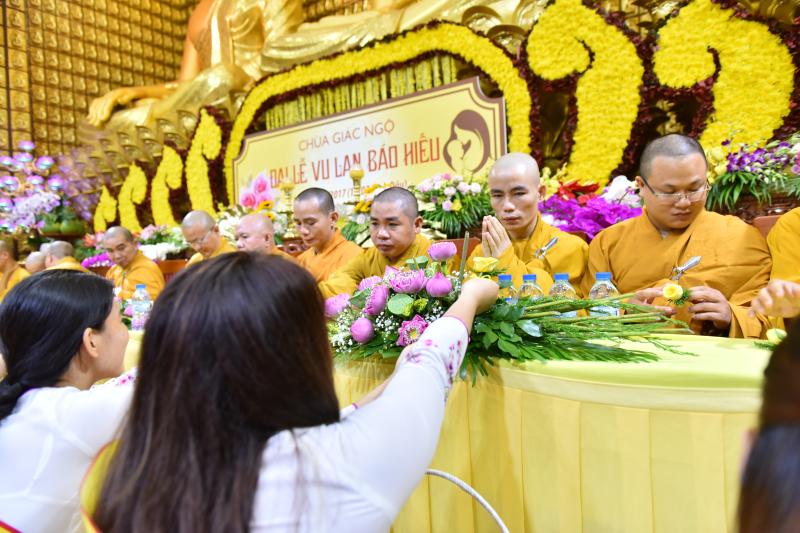 Xúc động lễ Vu Lan Báo Hiếu chùa Giác Ngộ Phật lịch 2017