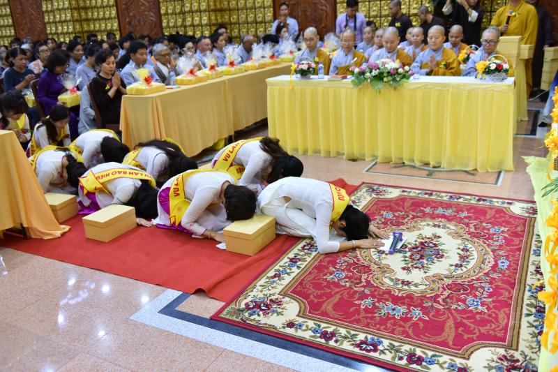 Xúc động lễ Vu Lan Báo Hiếu chùa Giác Ngộ Phật lịch 2017