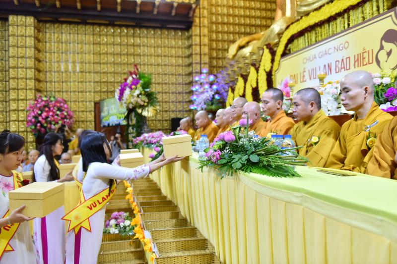 Xúc động lễ Vu Lan Báo Hiếu chùa Giác Ngộ Phật lịch 2017