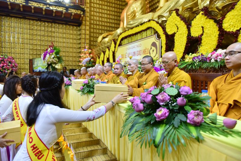 Xúc động lễ Vu Lan Báo Hiếu chùa Giác Ngộ Phật lịch 2017
