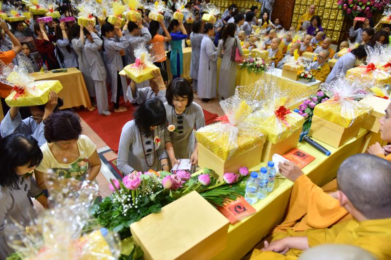 Xúc động lễ Vu Lan Báo Hiếu chùa Giác Ngộ Phật lịch 2017