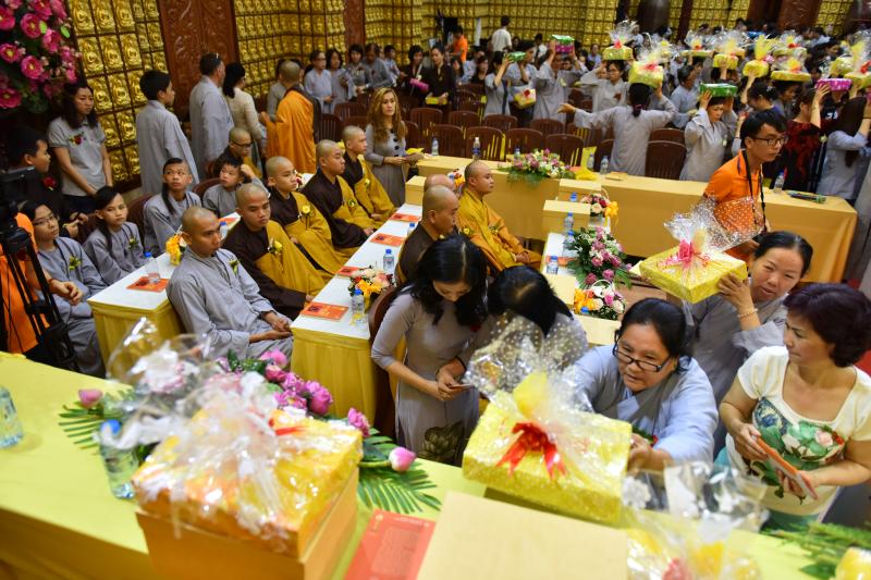 Xúc động lễ Vu Lan Báo Hiếu chùa Giác Ngộ Phật lịch 2017