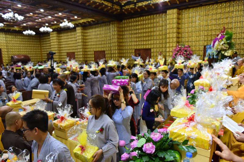 Xúc động lễ Vu Lan Báo Hiếu chùa Giác Ngộ Phật lịch 2017