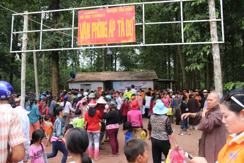 Lễ động thổ xây dựng 183 căn nhà cho 1000 kiều bào hồi cư từ Campuchia tại hồ Dầu Tiếng Tây Ninh